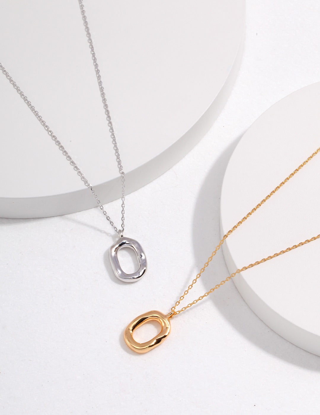 Classic O-shaped Necklace