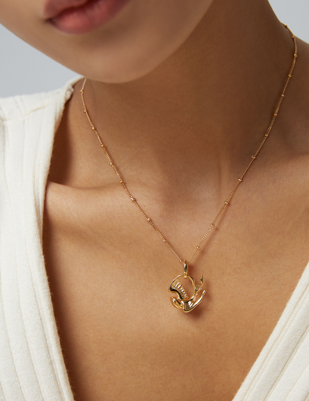 Soaring Freedom Bird Pendant Retro Gold  Necklace