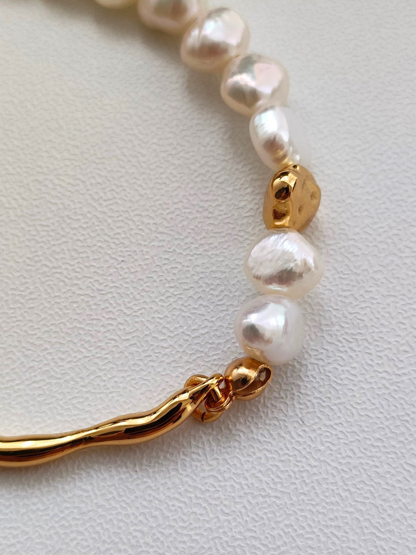 Fluid Silver Pearl Bracelet