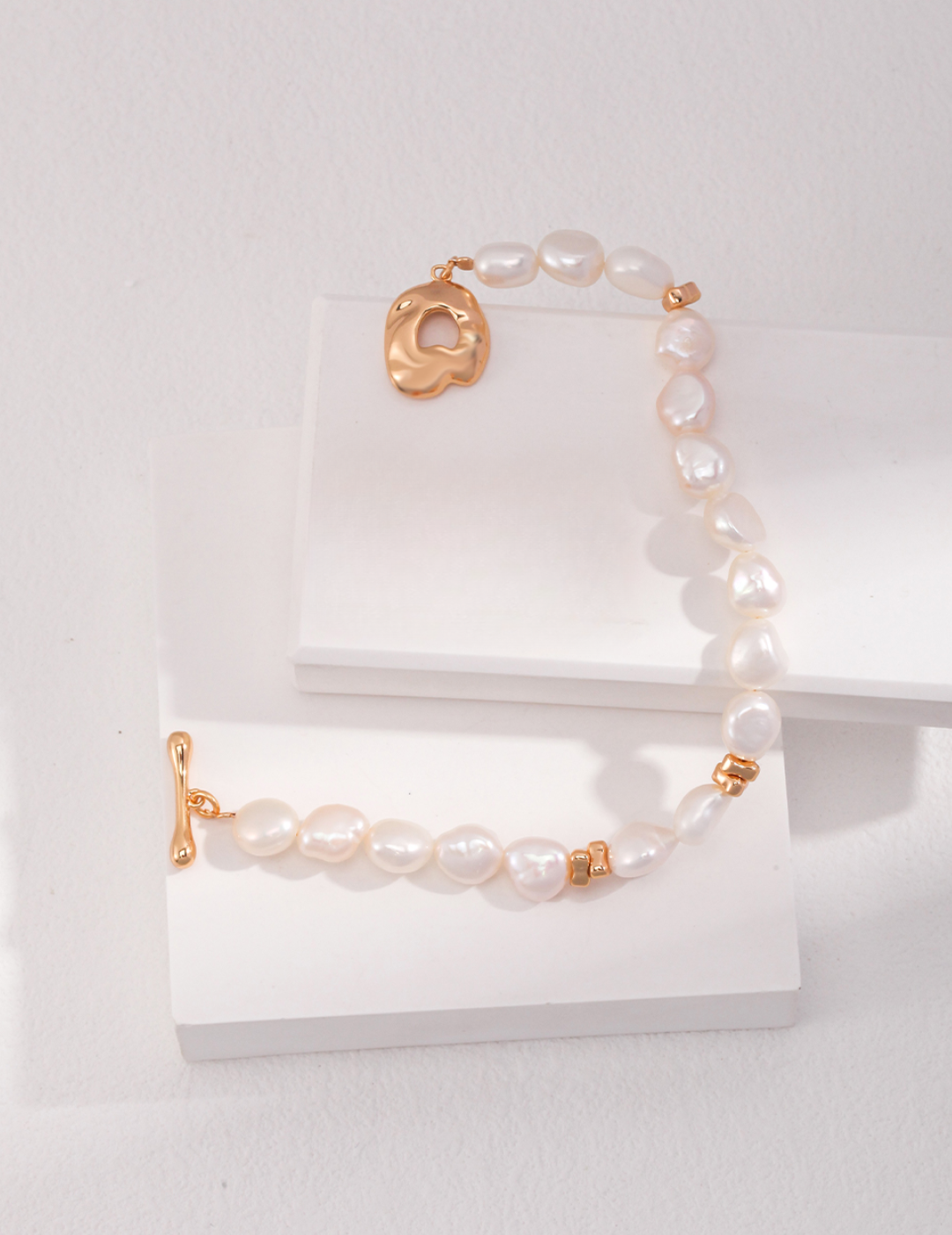 Baroque Pearls Bracelet with Petal Clasp