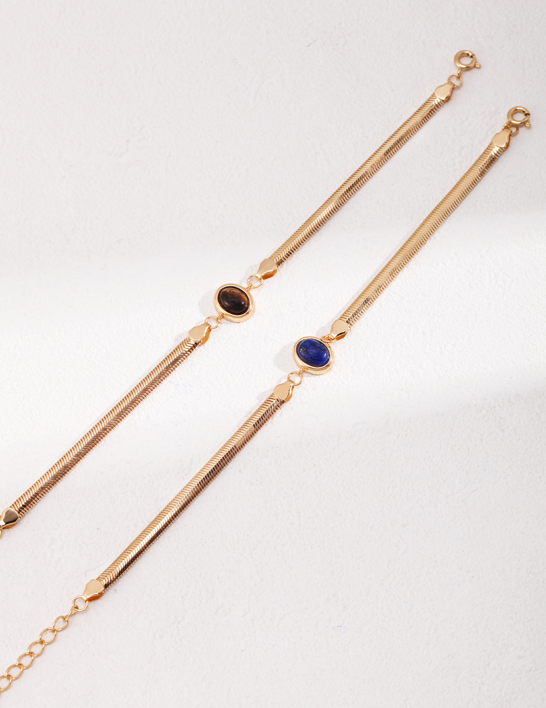 Apple of My Eye: Elegant Natural Lapis Lazuli/Tiger Eye Stone Bracelet