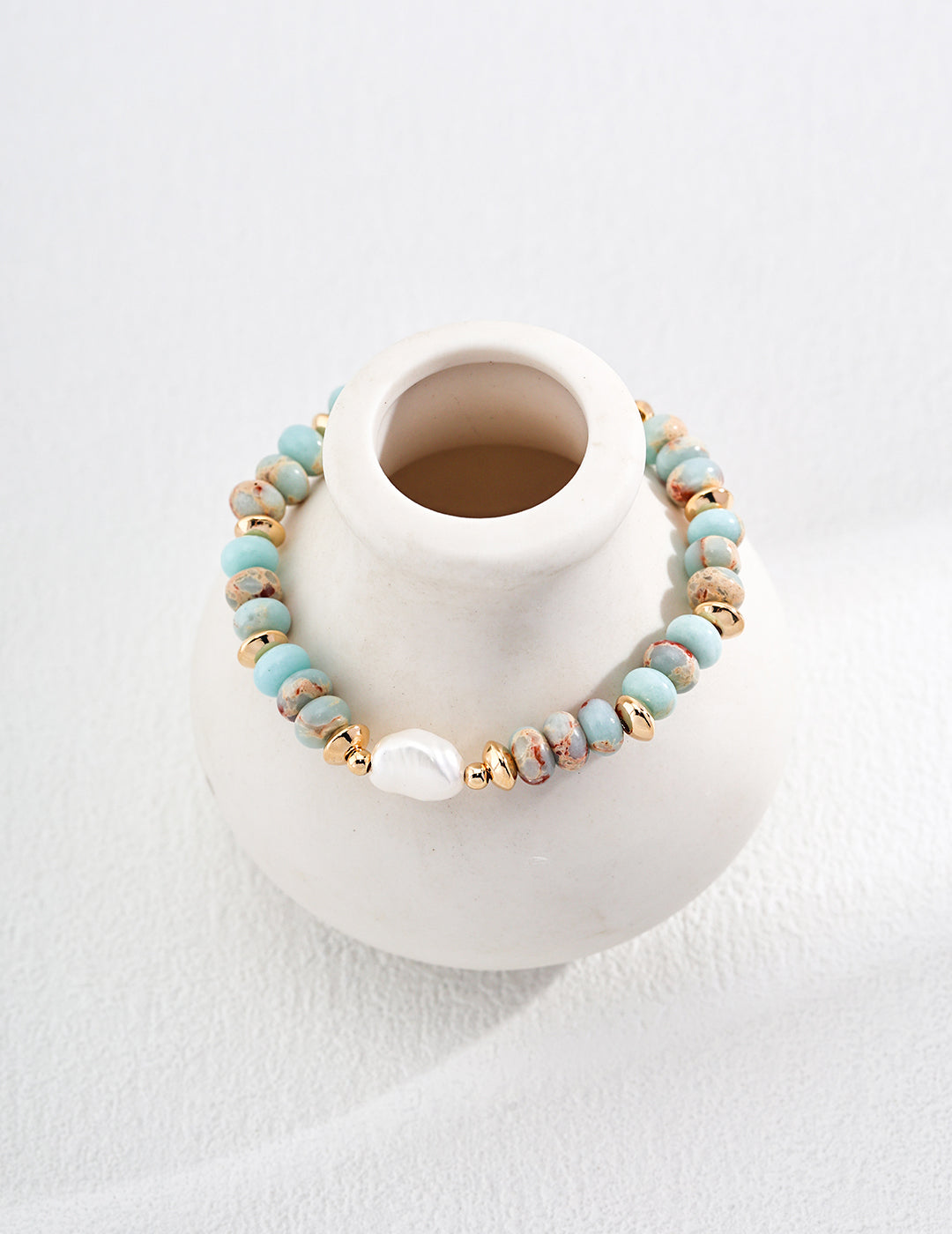 Lively Gradient Shoushan Stone and Pearl Charm Bracelet