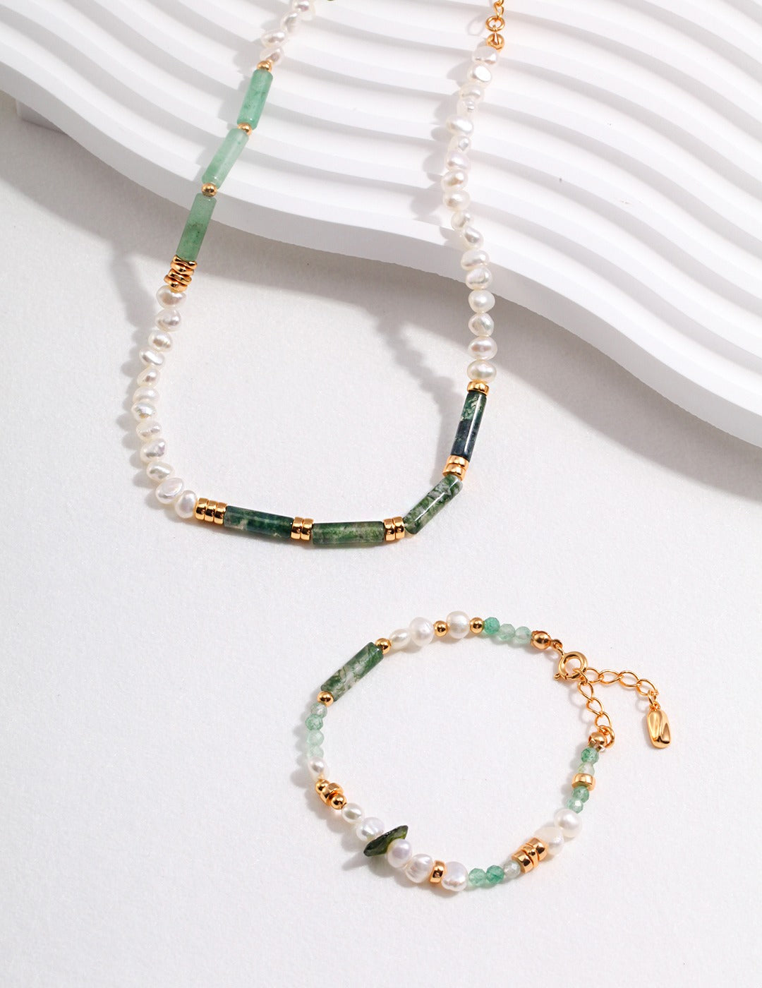 Fresh Green Agate and Pearl Necklace