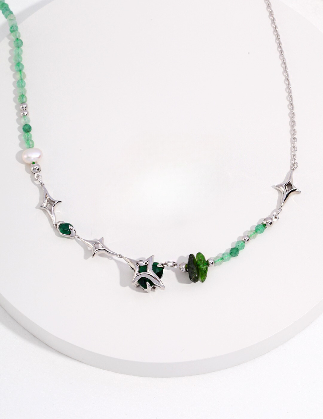 Bold Green Strawberry Crystal and Pearl Zircon Sterling Silver Four-Pointed Heart Necklace