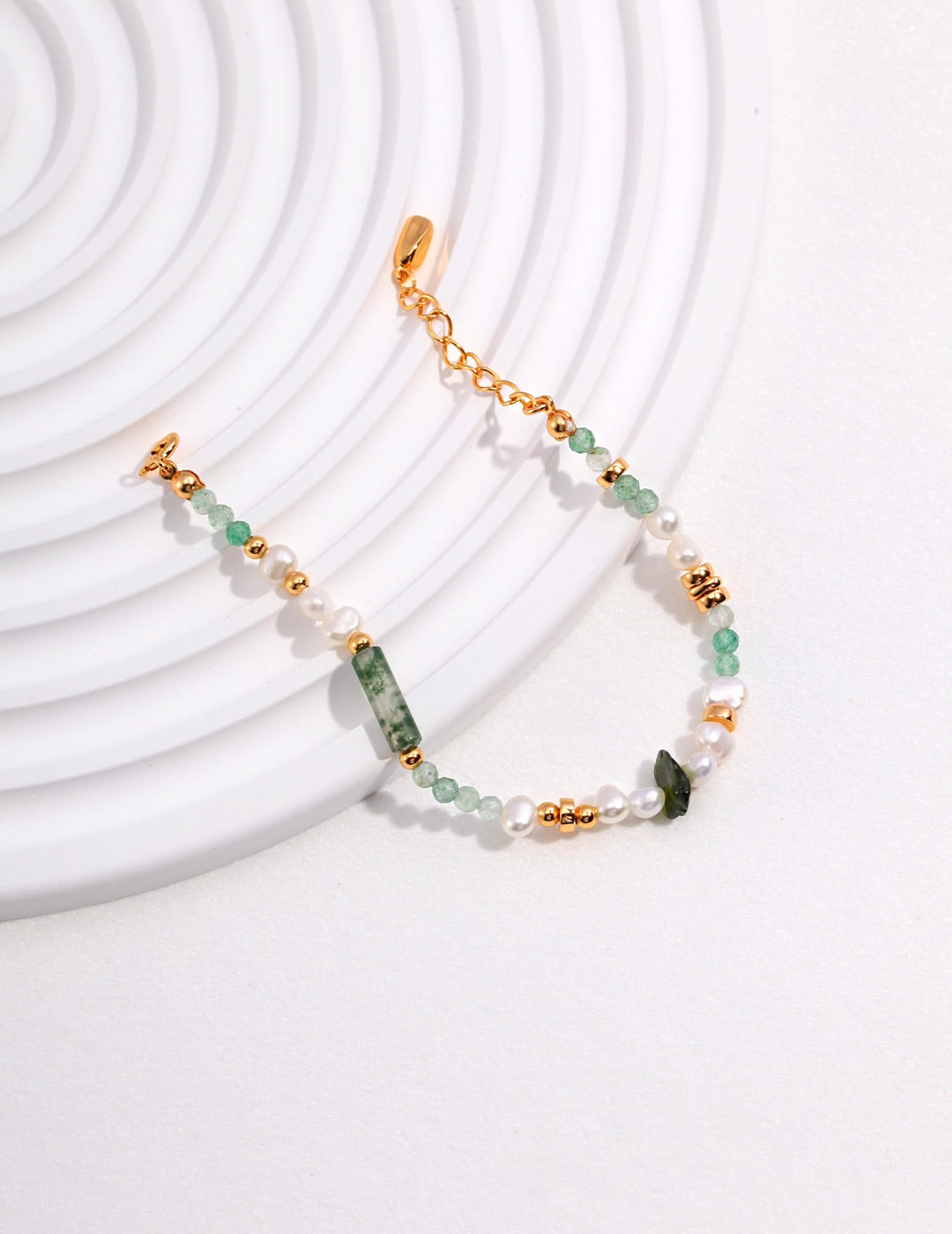 Fresh Green Agate and Pearl Necklace