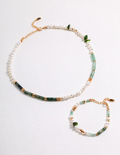 Fresh Green Agate and Pearl Necklace